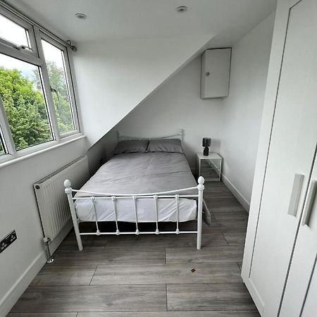 Lovely 2 Bedroom Flat With Roof Terrace In London Nw6 ภายนอก รูปภาพ