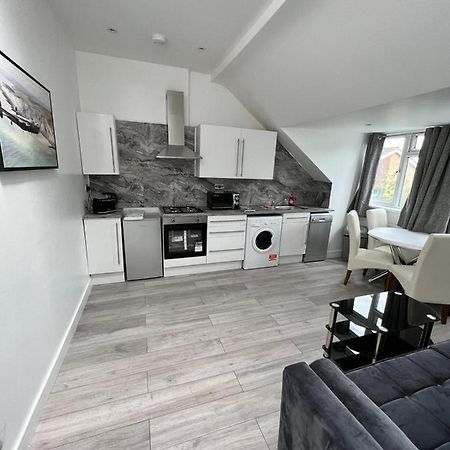 Lovely 2 Bedroom Flat With Roof Terrace In London Nw6 ภายนอก รูปภาพ