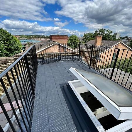 Lovely 2 Bedroom Flat With Roof Terrace In London Nw6 ภายนอก รูปภาพ