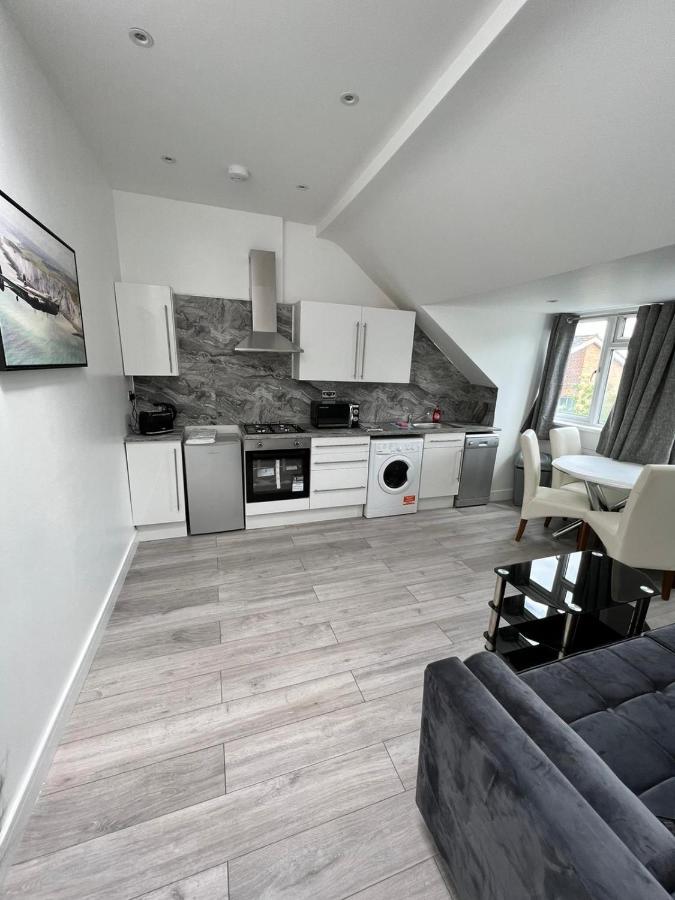 Lovely 2 Bedroom Flat With Roof Terrace In London Nw6 ภายนอก รูปภาพ