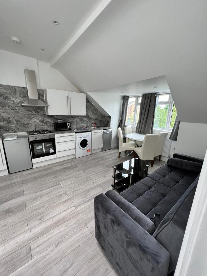 Lovely 2 Bedroom Flat With Roof Terrace In London Nw6 ภายนอก รูปภาพ