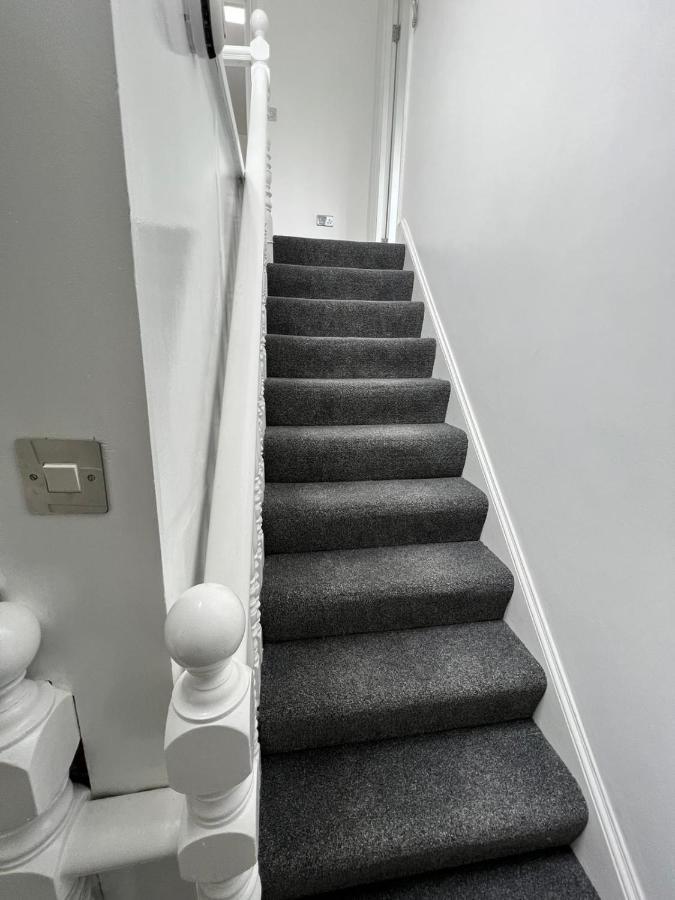 Lovely 2 Bedroom Flat With Roof Terrace In London Nw6 ภายนอก รูปภาพ