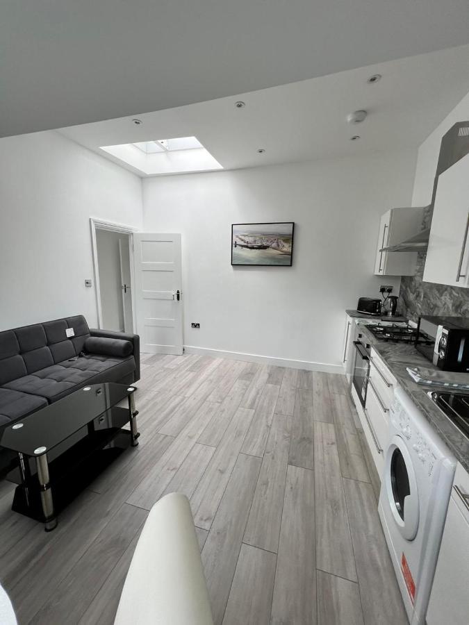 Lovely 2 Bedroom Flat With Roof Terrace In London Nw6 ภายนอก รูปภาพ