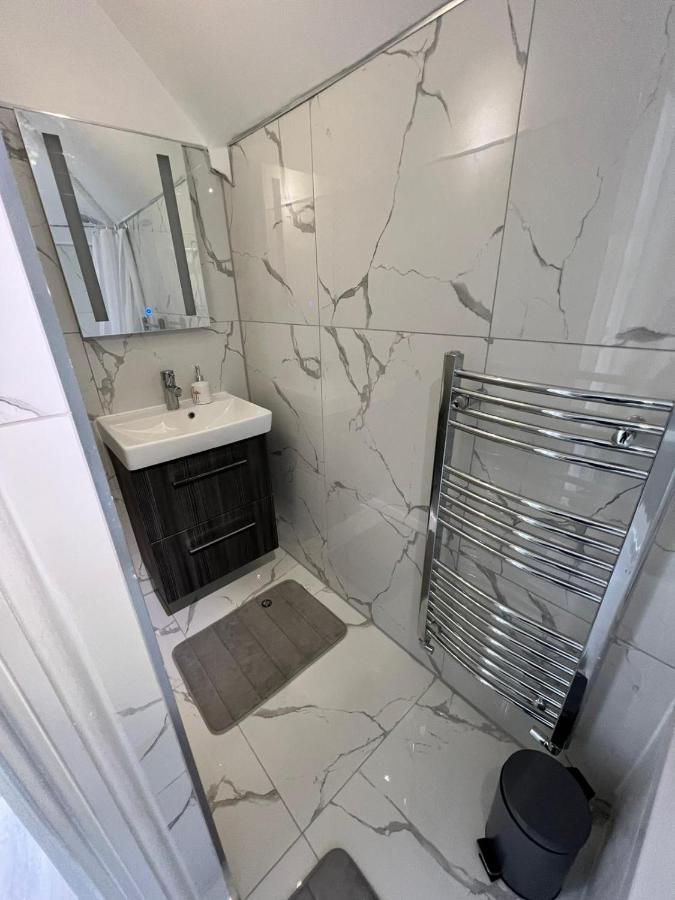 Lovely 2 Bedroom Flat With Roof Terrace In London Nw6 ภายนอก รูปภาพ