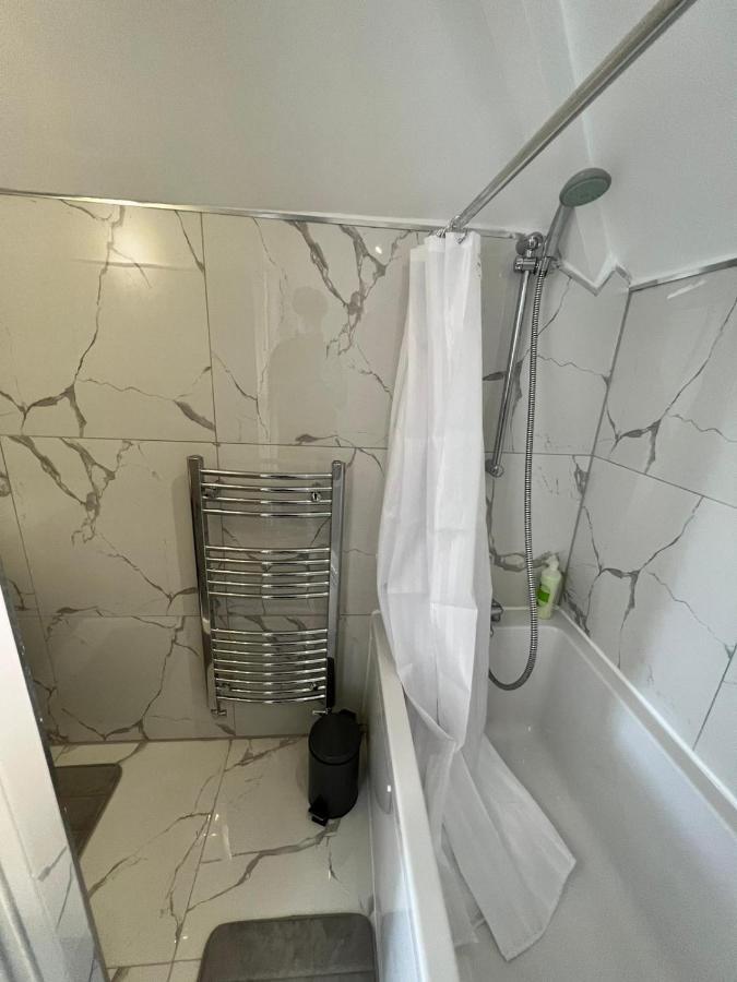 Lovely 2 Bedroom Flat With Roof Terrace In London Nw6 ภายนอก รูปภาพ