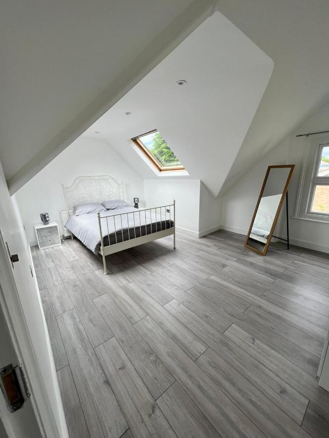 Lovely 2 Bedroom Flat With Roof Terrace In London Nw6 ภายนอก รูปภาพ