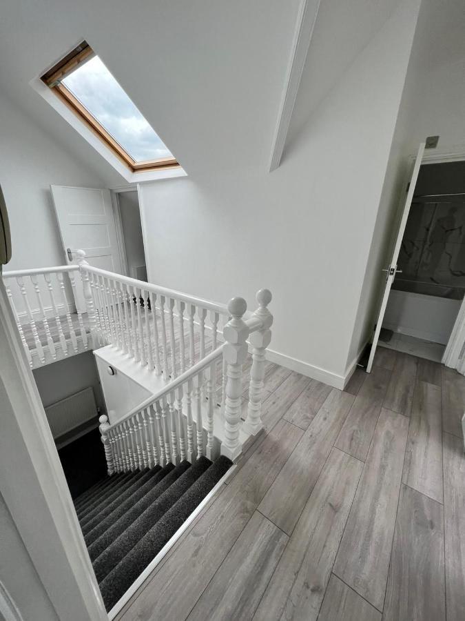 Lovely 2 Bedroom Flat With Roof Terrace In London Nw6 ภายนอก รูปภาพ